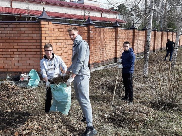 ПОМОГЛИ ПРИВЕСТИ ТЕРРИТОРИЮ В ПОРЯДОК