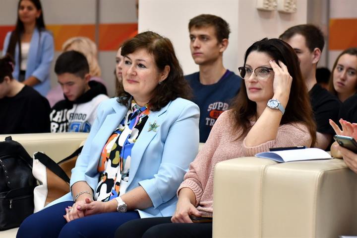 ЛИТЕРАТУРНАЯ ВСТРЕЧА ДЛЯ СТУДЕНТОВ И ПРЕПОДАВАТЕЛЕЙ